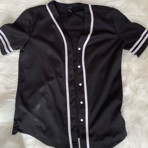 Baseball tee